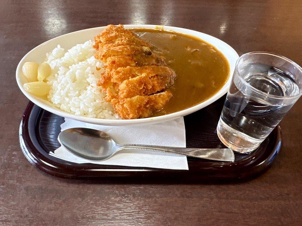 「お食事処 千歳」カツカレー