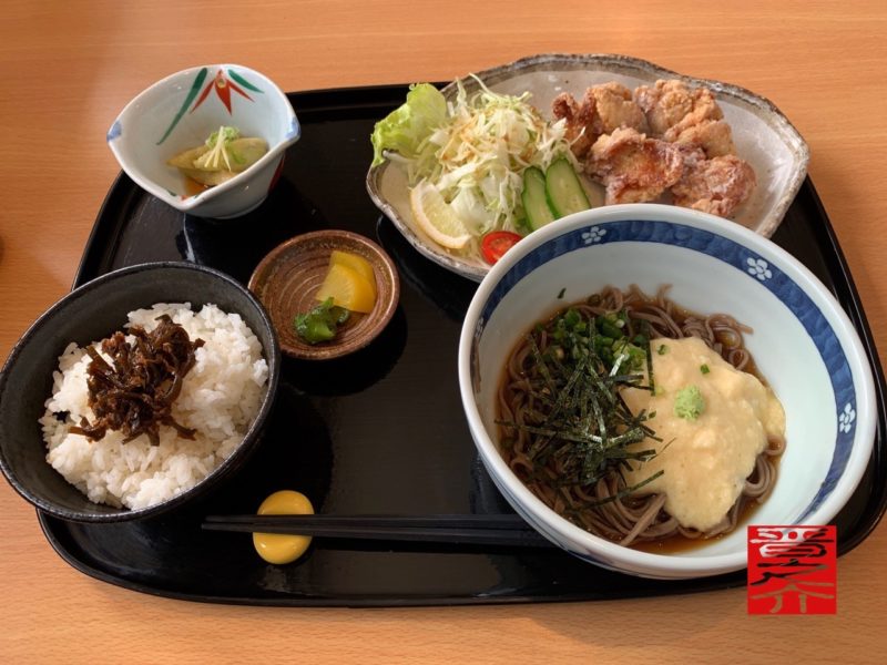 定食カフェ一輪の花山かけそば定食