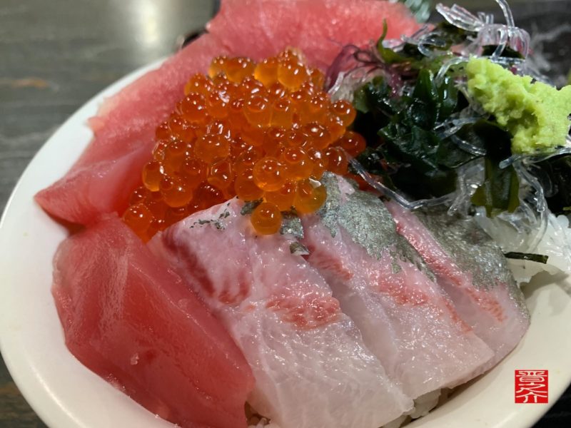 魚市場食堂平の屋三色丼2