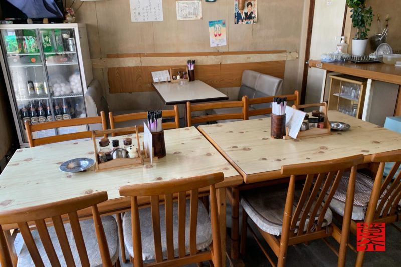 大智食堂4人テーブル2