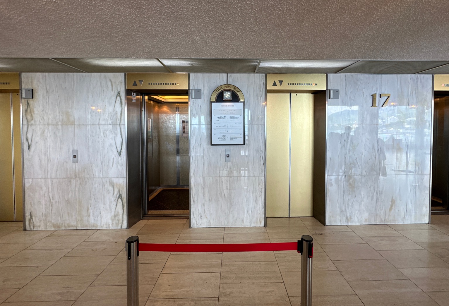 オーシャンウイングのフロント１７Fエレベーター