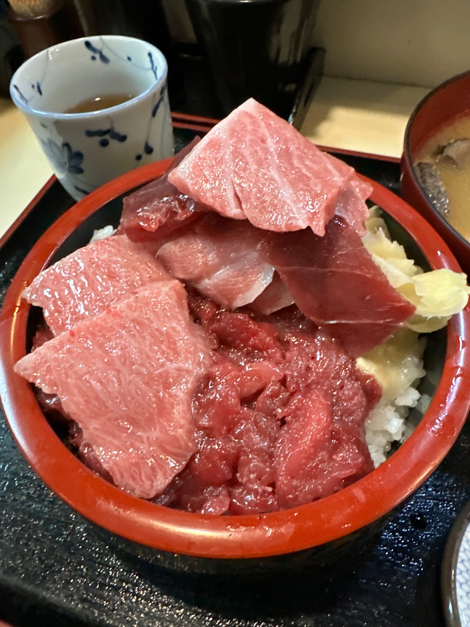 カマトロ・すなずり・大トロ・中トロ・赤身・中おち丼アップ５