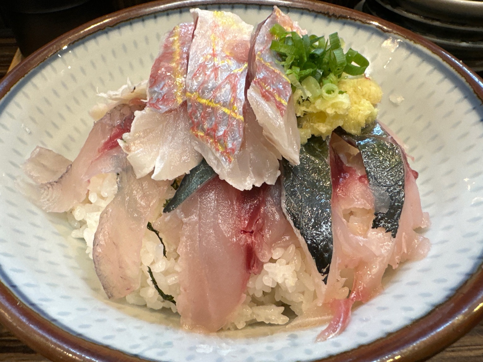 尾鷲の超速便！モリモリ海鮮丼２