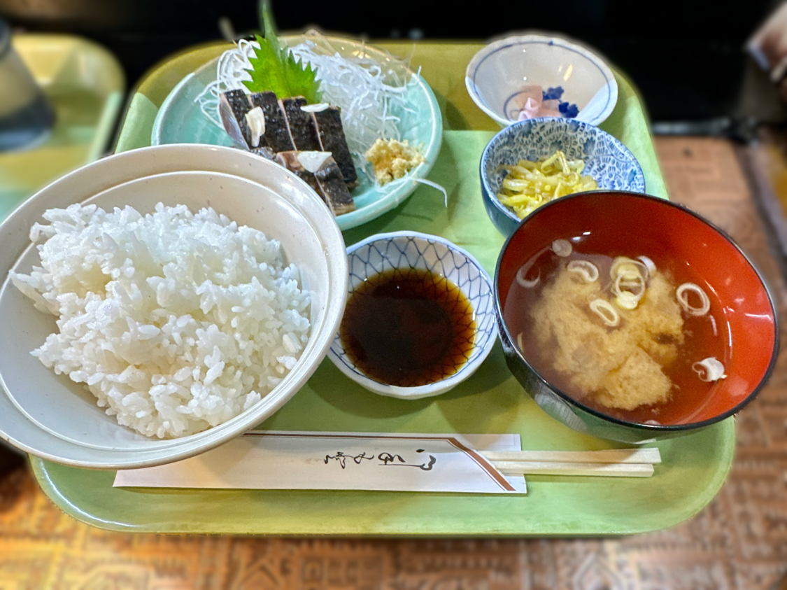 食堂銭屋カツオのたたき