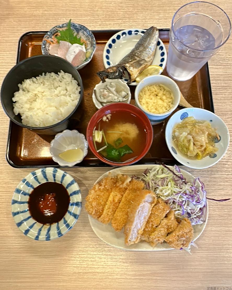 大衆居酒屋花藤日替わり全景