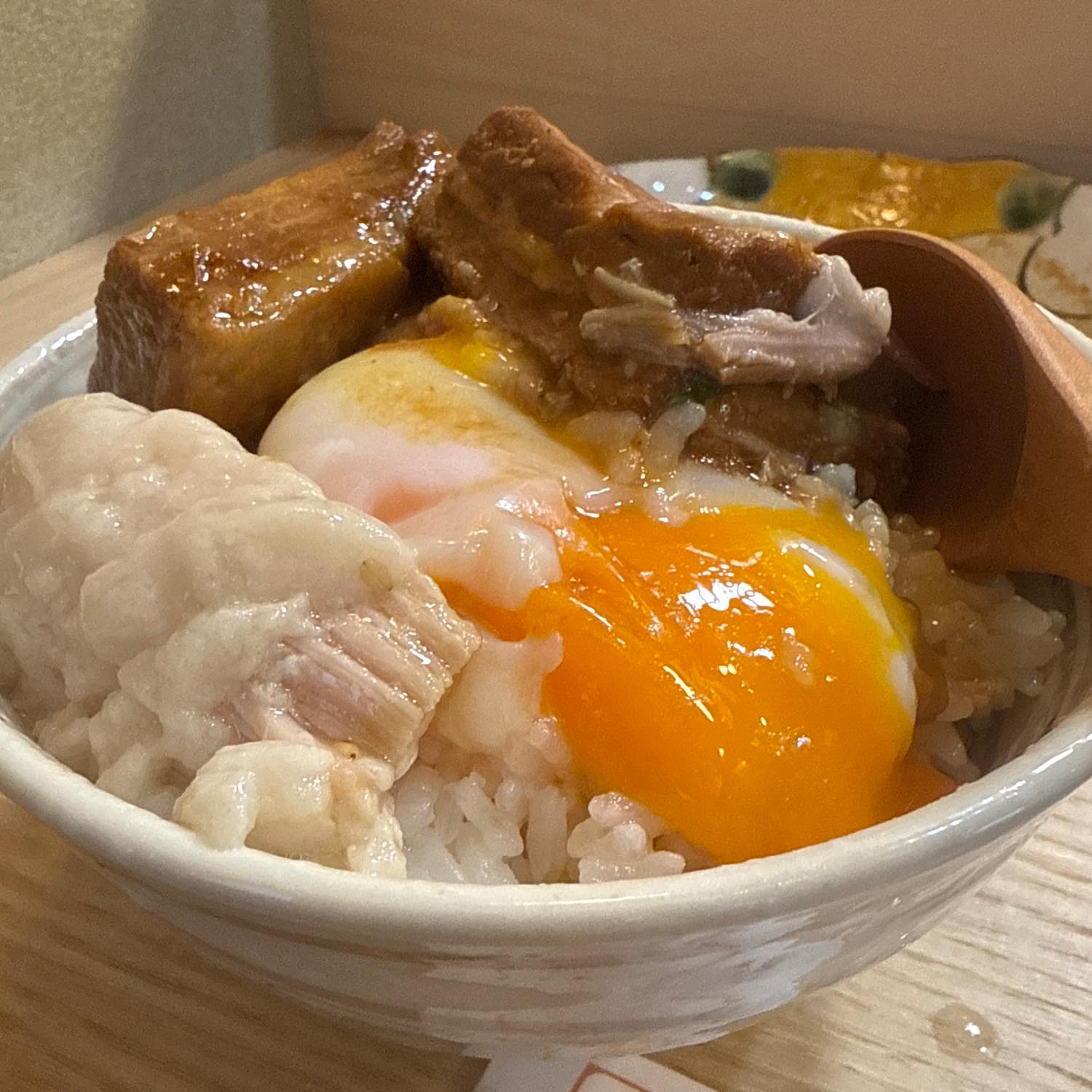 豚の角煮亭 ぶた路 角煮丼玉子